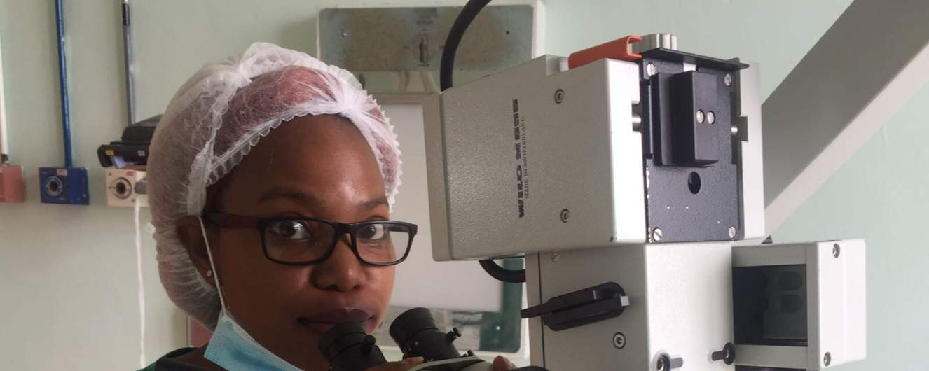 Charmaine Nyakonda in the lab